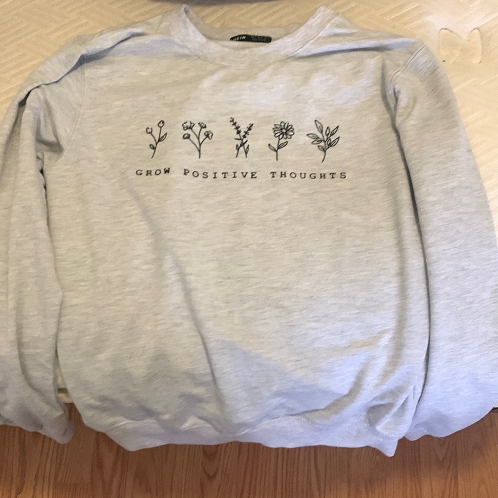 This cute,grey,long sleeve is so comfy and cute to wear!